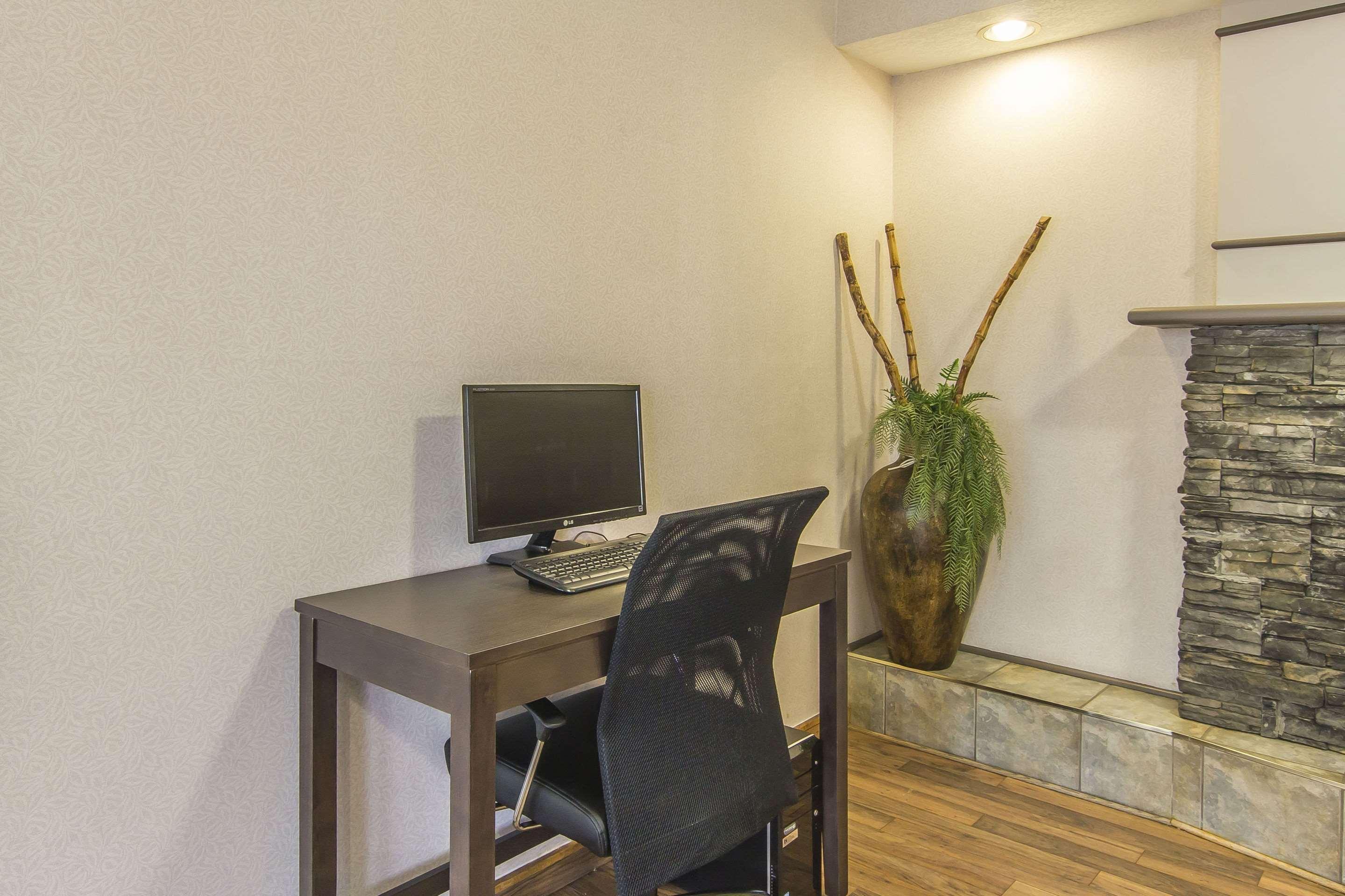 Econo Lodge Inn & Suites Lethbridge Ngoại thất bức ảnh