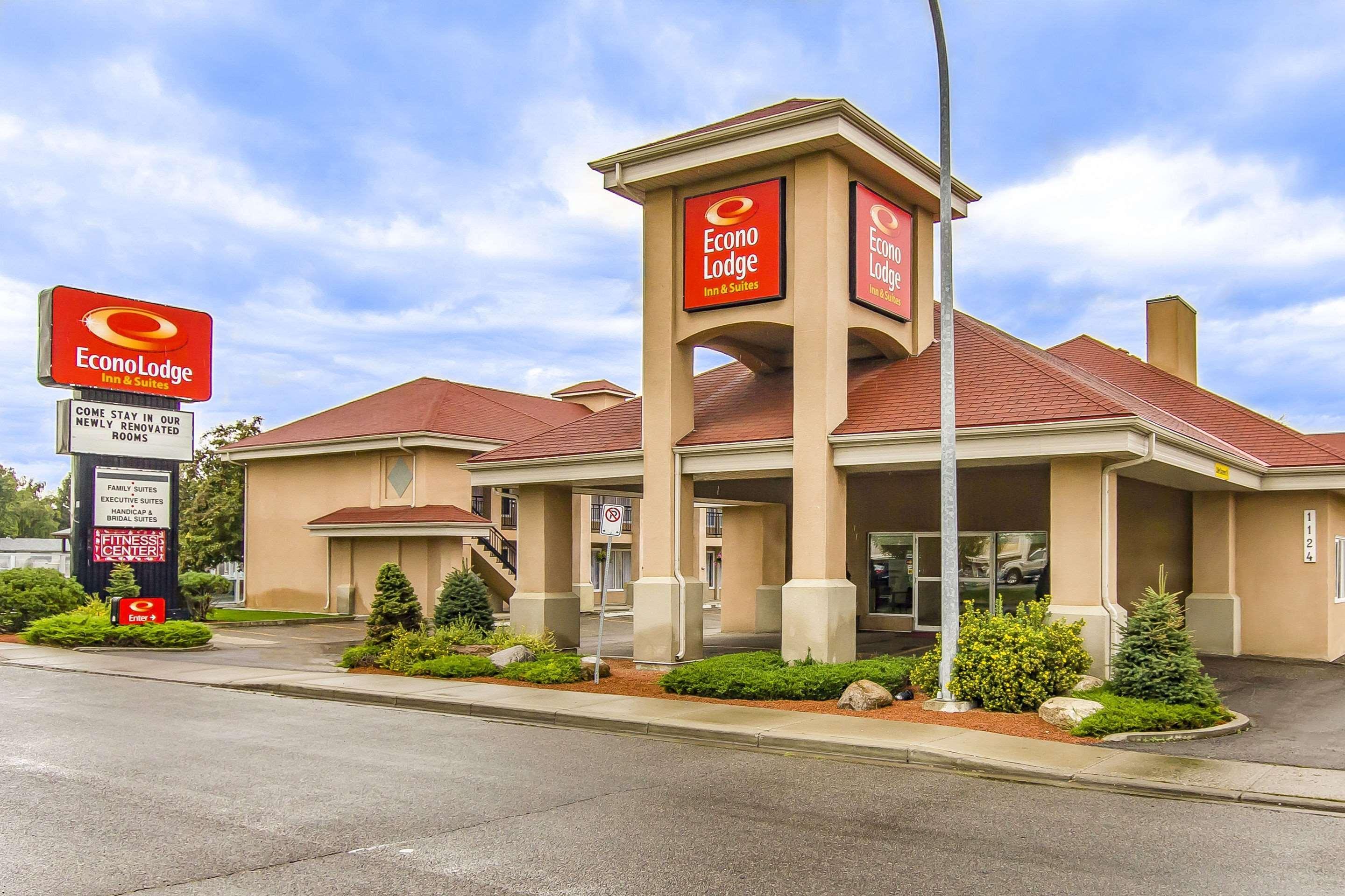 Econo Lodge Inn & Suites Lethbridge Ngoại thất bức ảnh