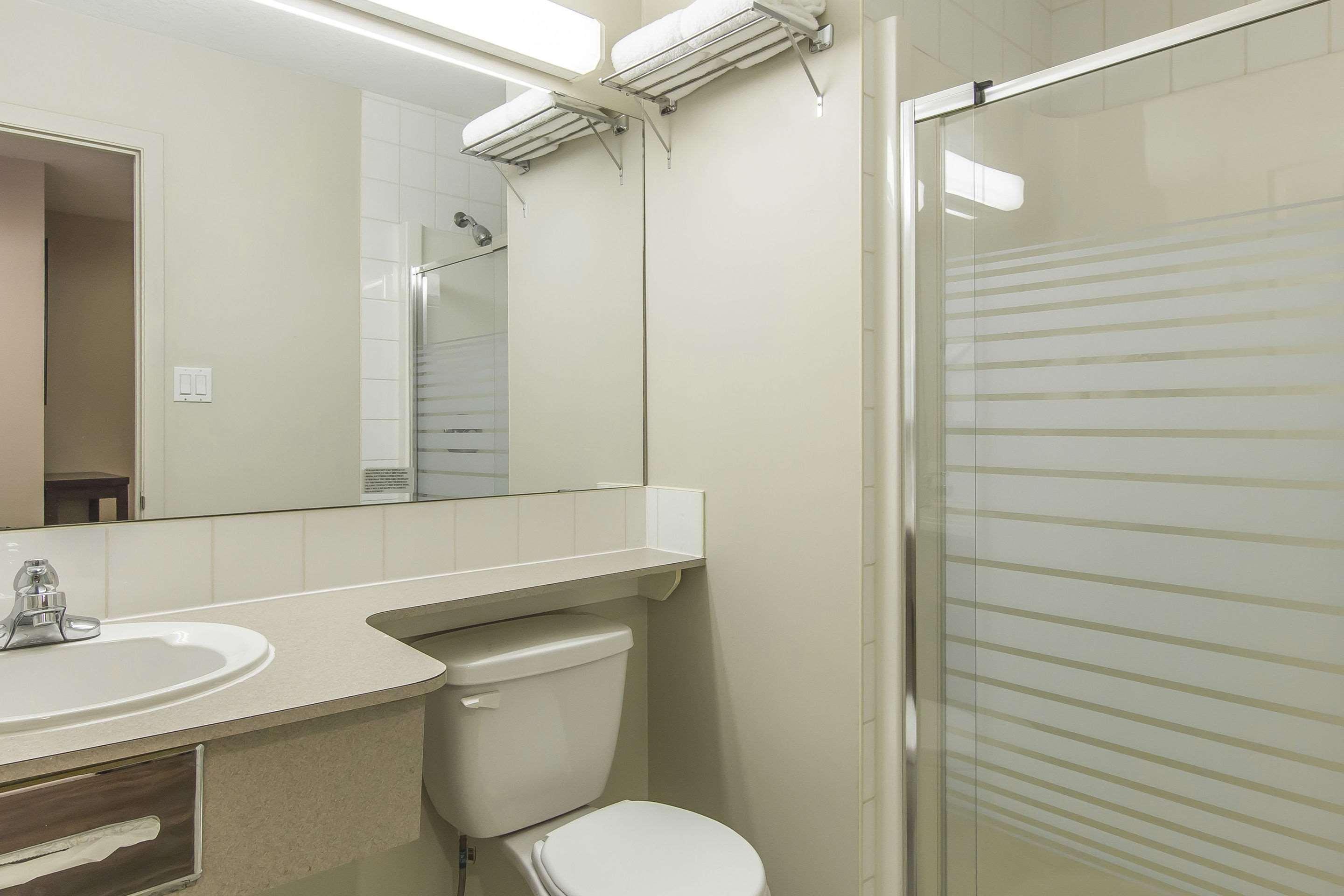 Econo Lodge Inn & Suites Lethbridge Ngoại thất bức ảnh