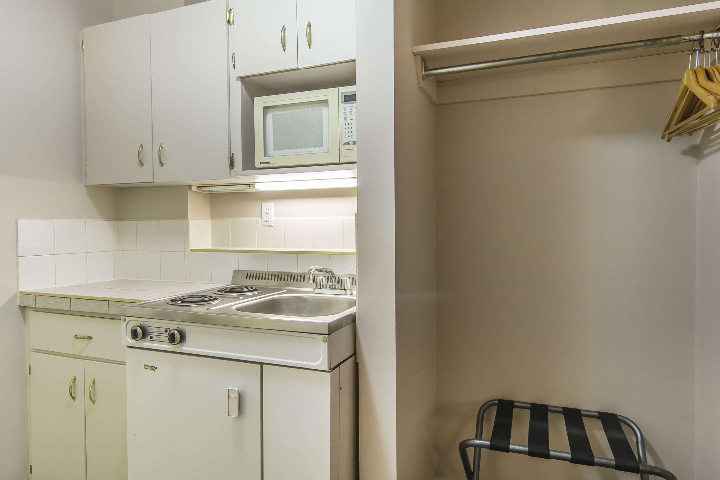 Econo Lodge Inn & Suites Lethbridge Ngoại thất bức ảnh