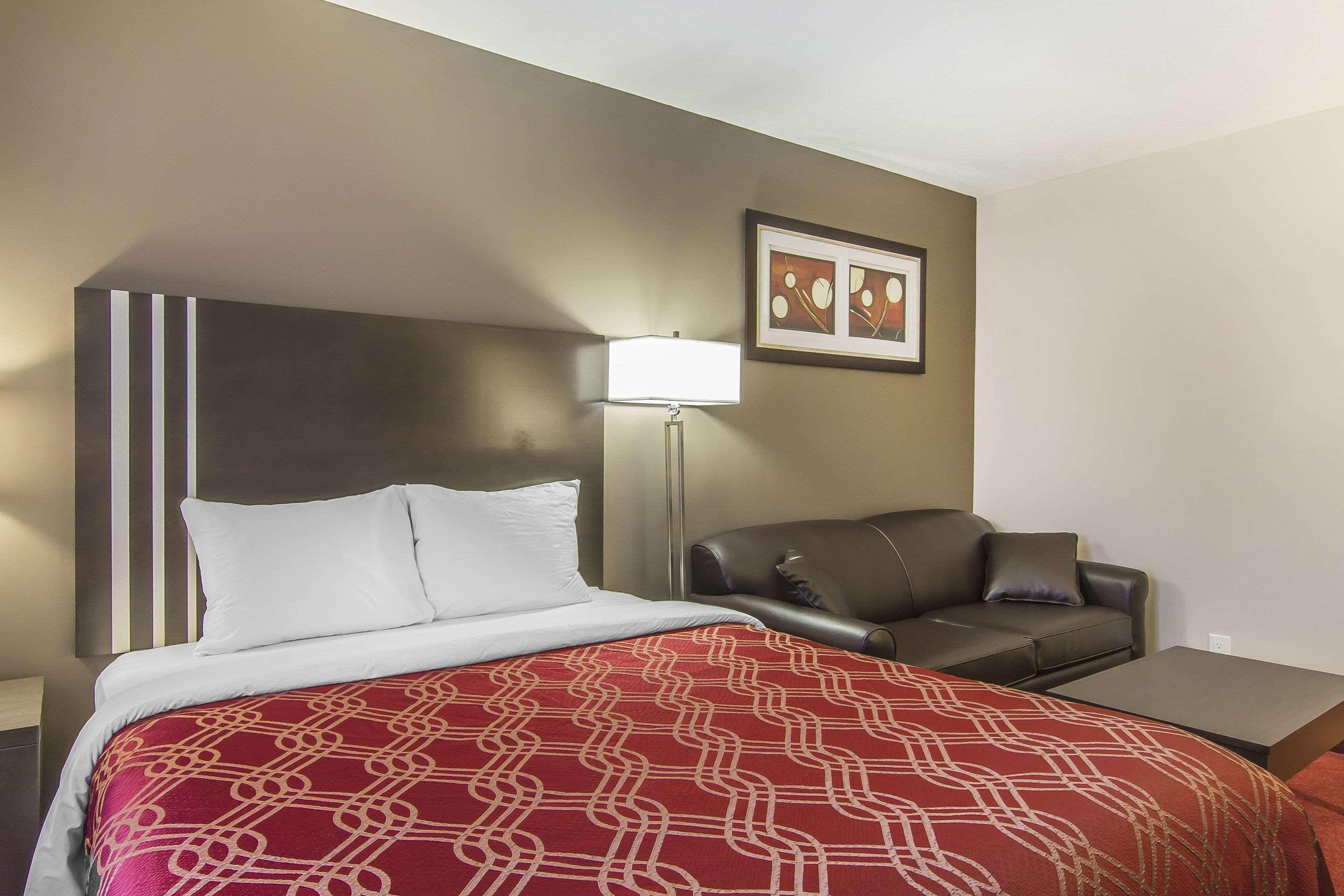 Econo Lodge Inn & Suites Lethbridge Ngoại thất bức ảnh
