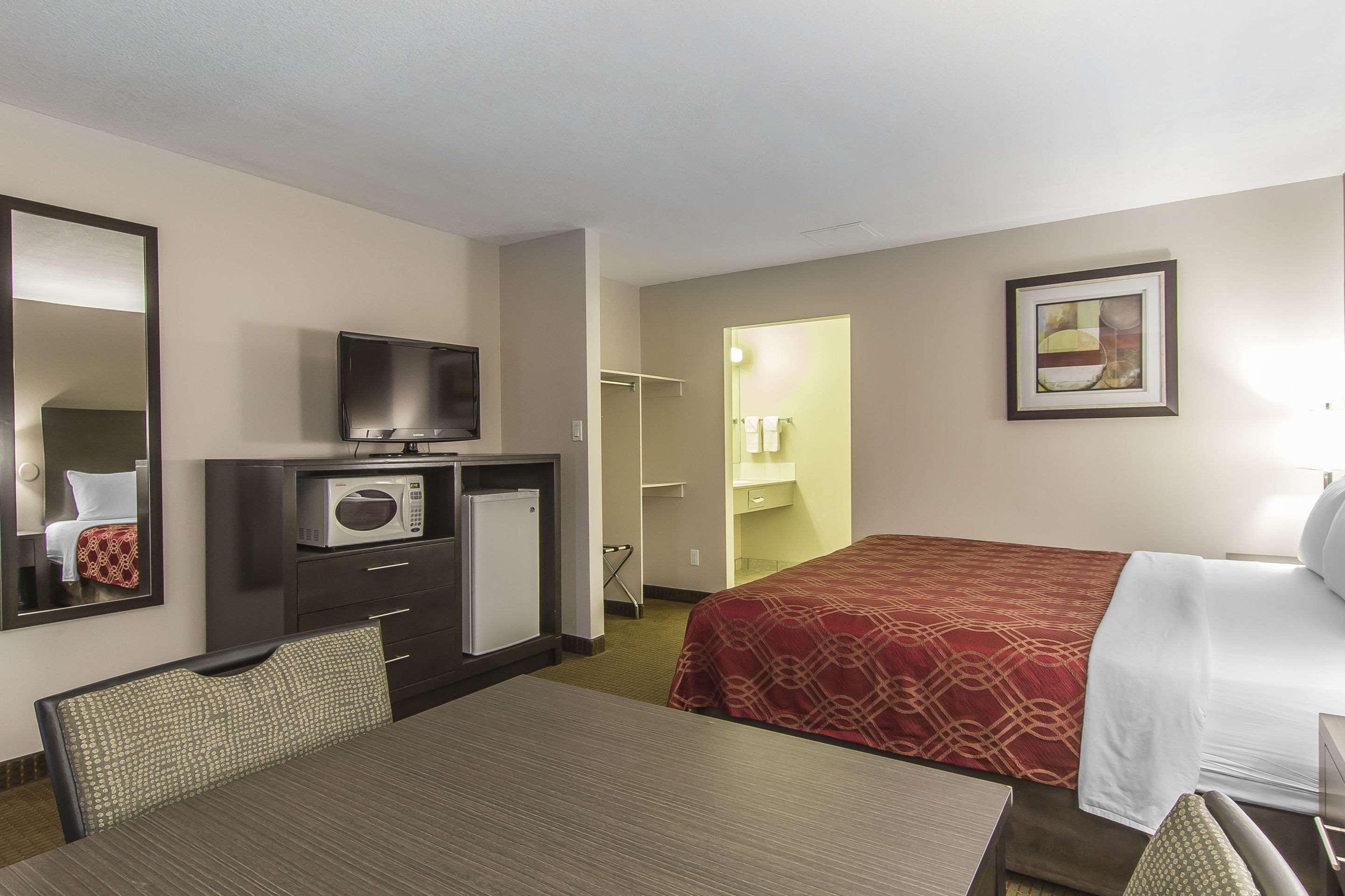 Econo Lodge Inn & Suites Lethbridge Ngoại thất bức ảnh