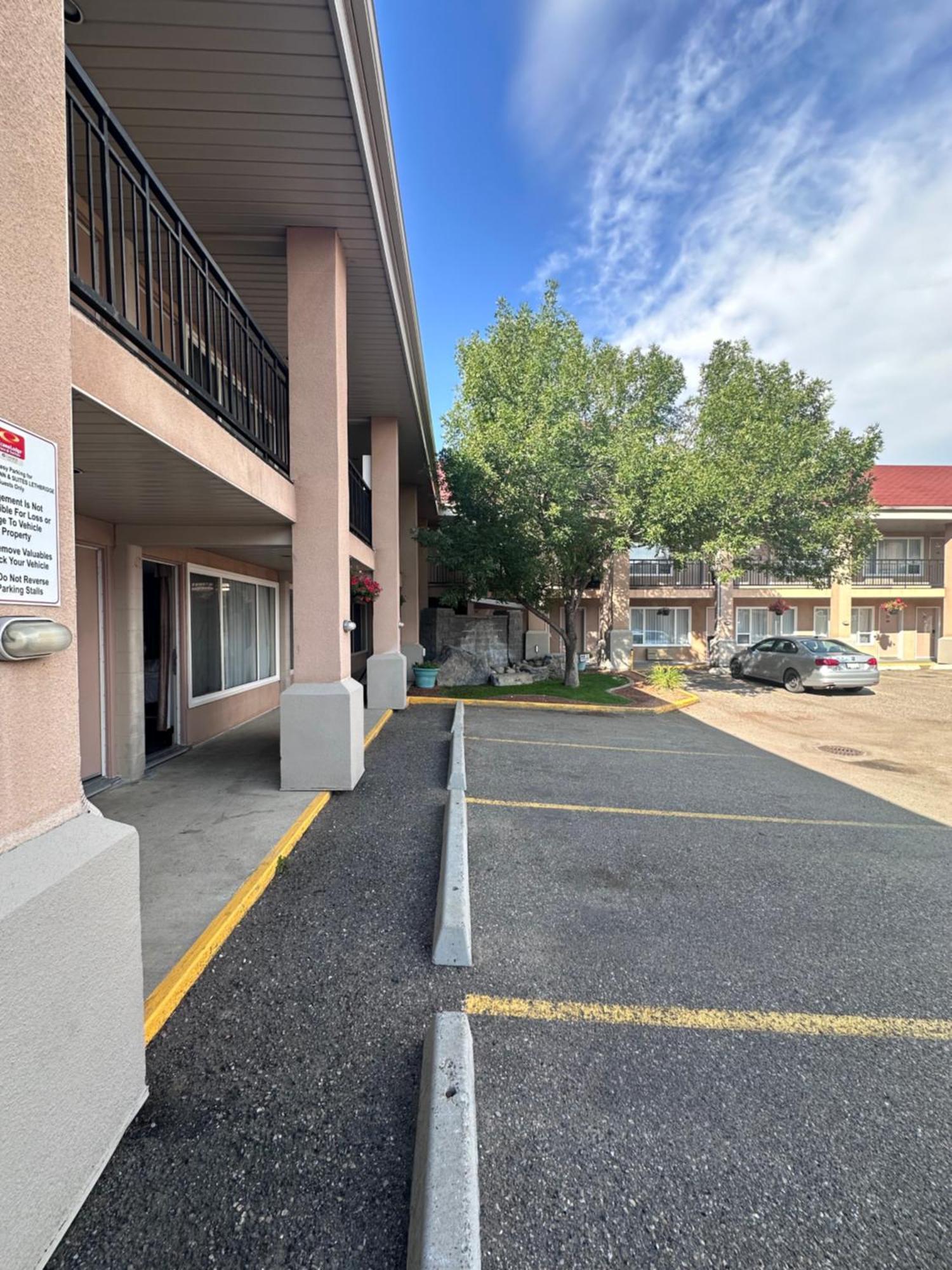 Econo Lodge Inn & Suites Lethbridge Ngoại thất bức ảnh