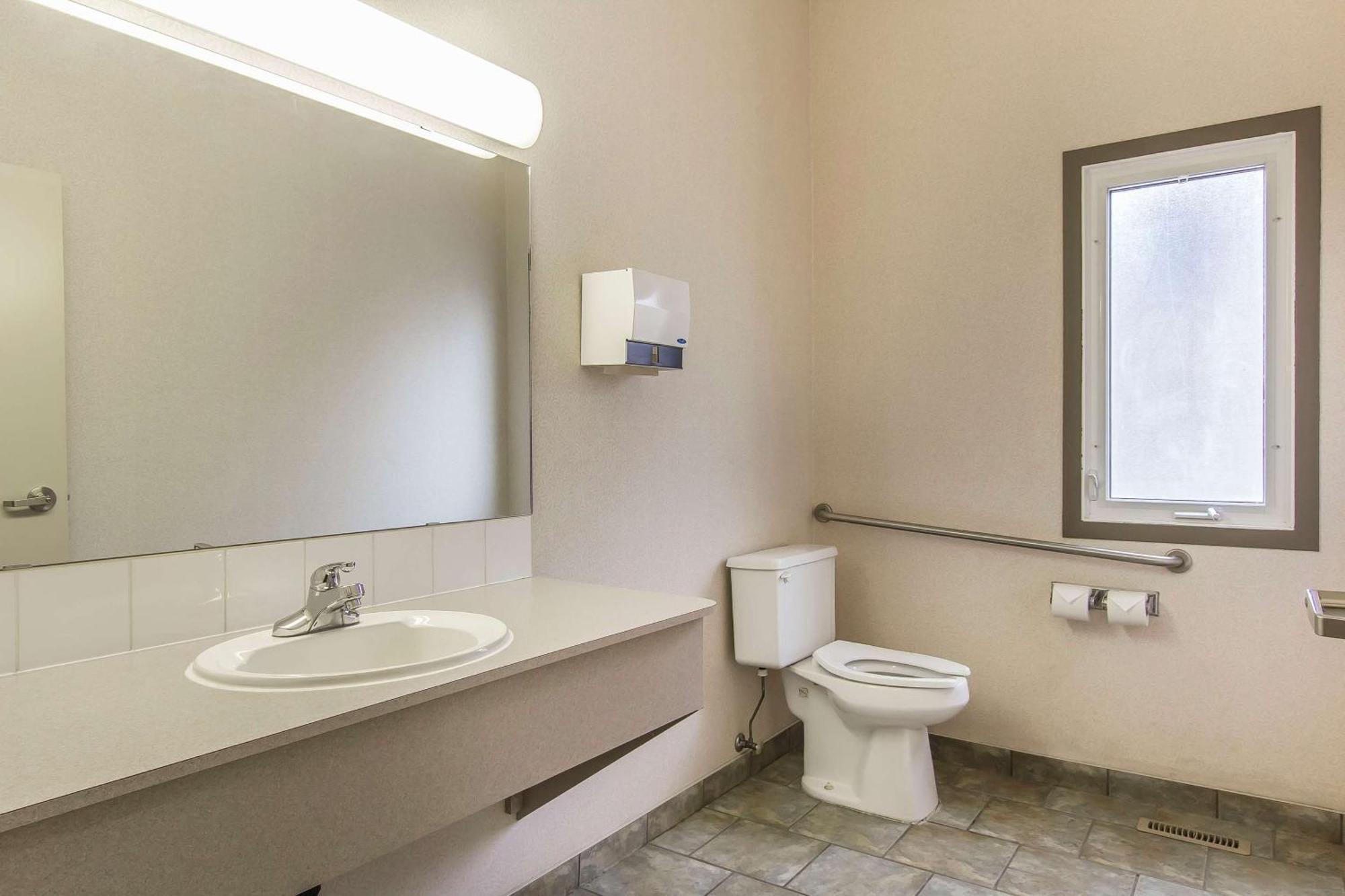 Econo Lodge Inn & Suites Lethbridge Ngoại thất bức ảnh