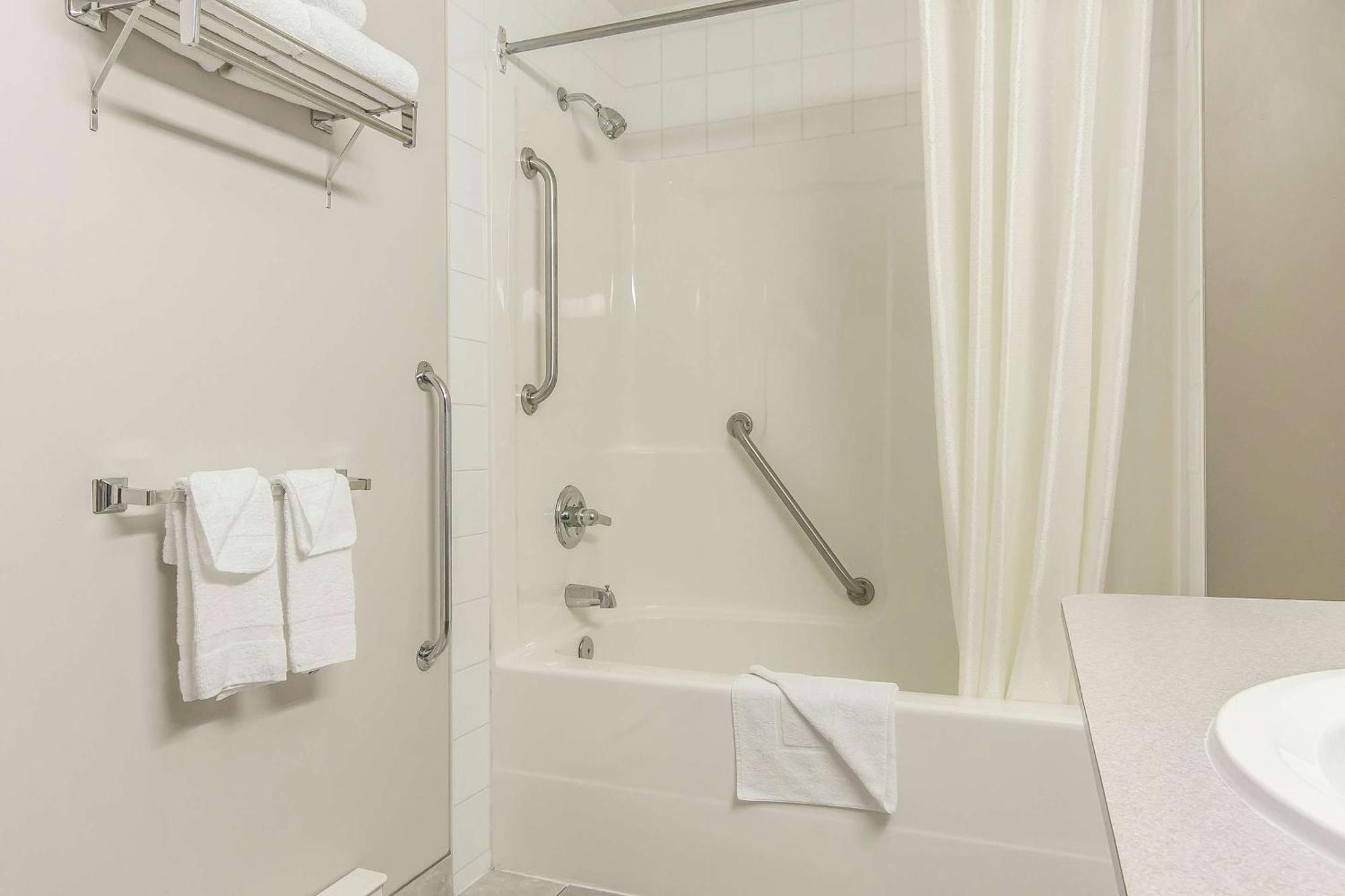 Econo Lodge Inn & Suites Lethbridge Ngoại thất bức ảnh
