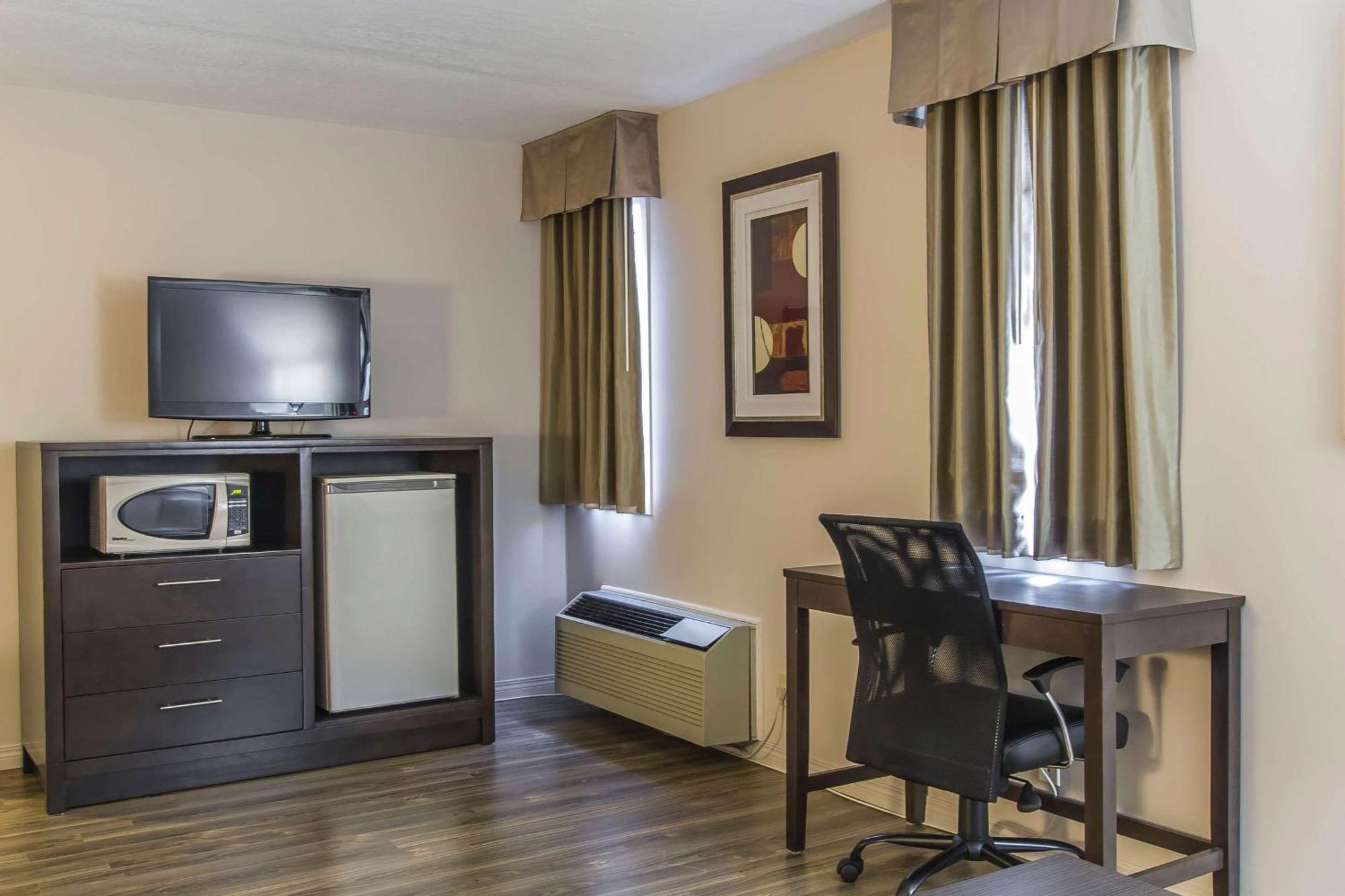 Econo Lodge Inn & Suites Lethbridge Ngoại thất bức ảnh